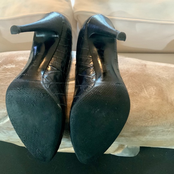 Tahari Alligator 4” heels size 37 1/2 - Picture 2 of 4